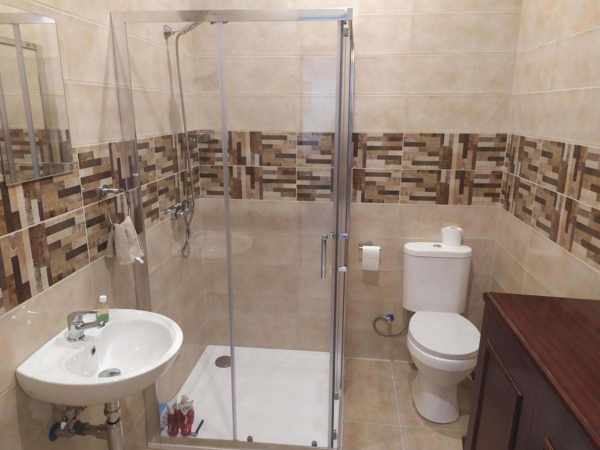 Close To Airport - Private Room With Private Bathroom Adults Only Gudja Dış mekan fotoğraf