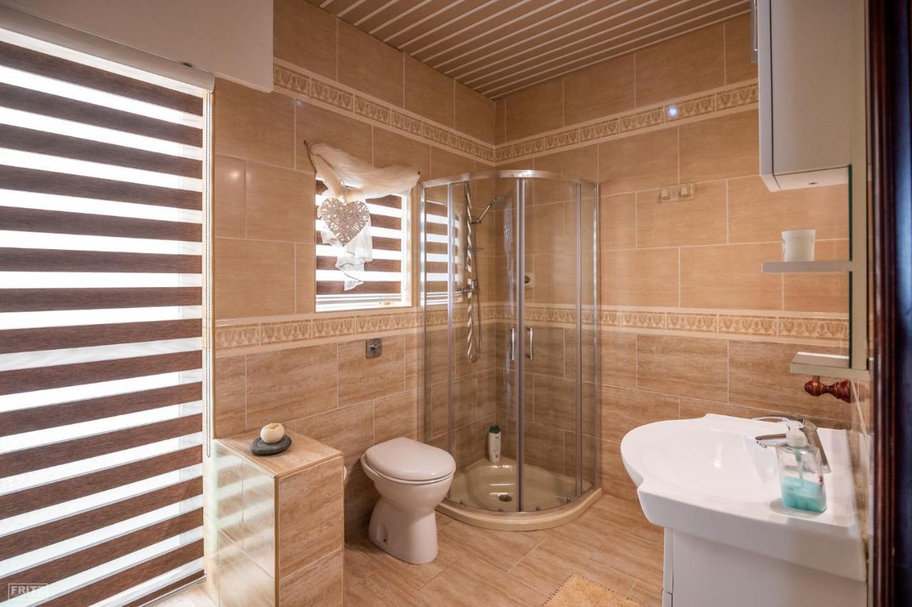 Close To Airport - Private Room With Private Bathroom Adults Only Gudja Dış mekan fotoğraf