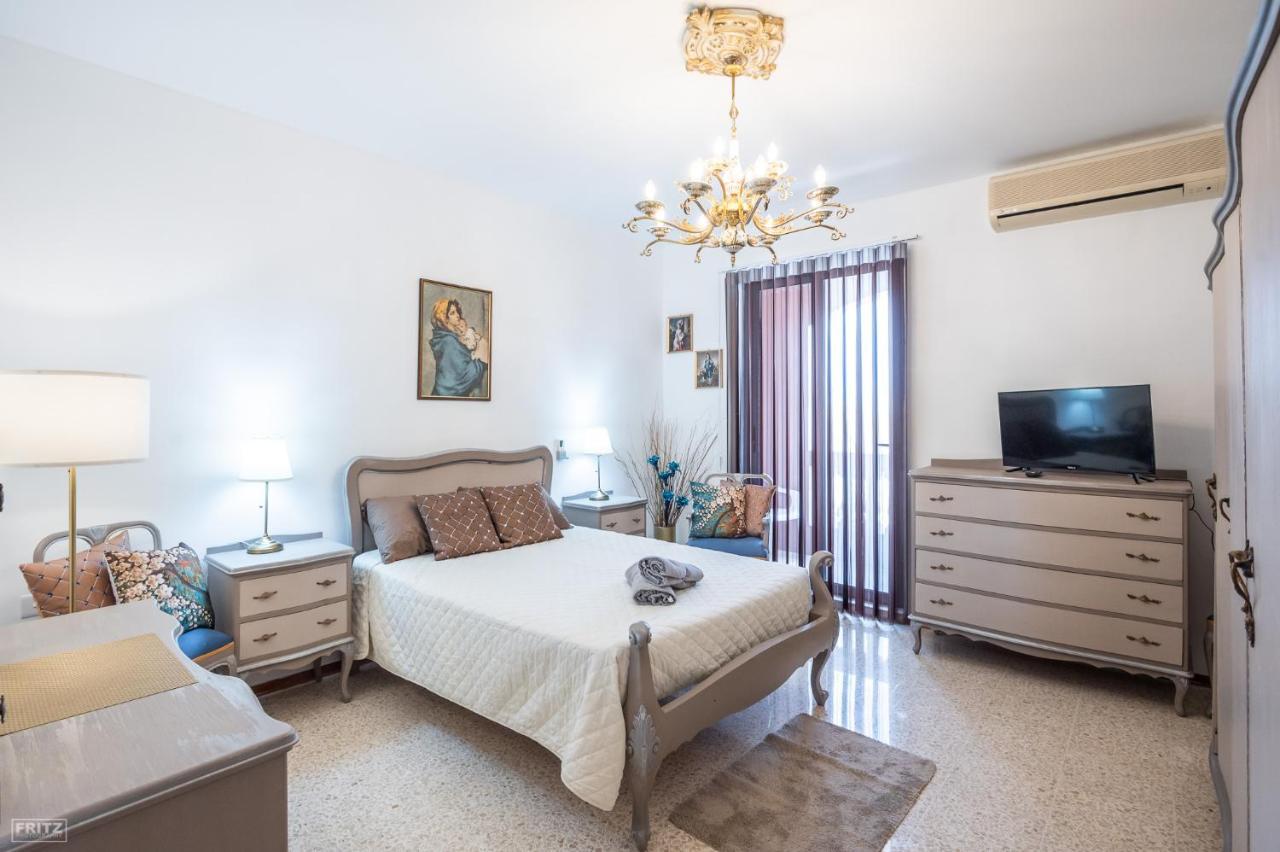 Close To Airport - Private Room With Private Bathroom Adults Only Gudja Dış mekan fotoğraf